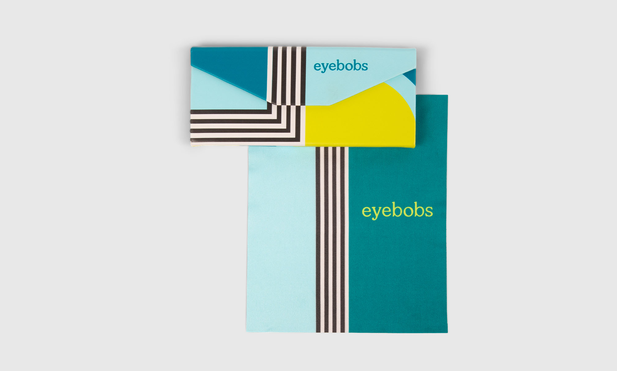 Iconic Stripe_Trifold_Case and Cloth